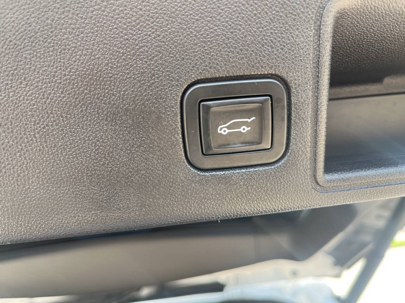GMC Terrain Vehicle Image 14
