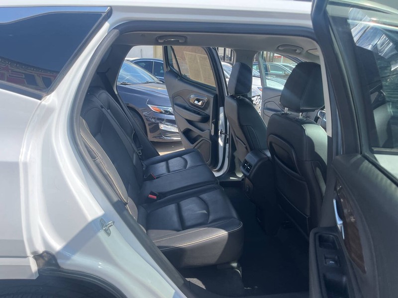 GMC Terrain Vehicle Image 15