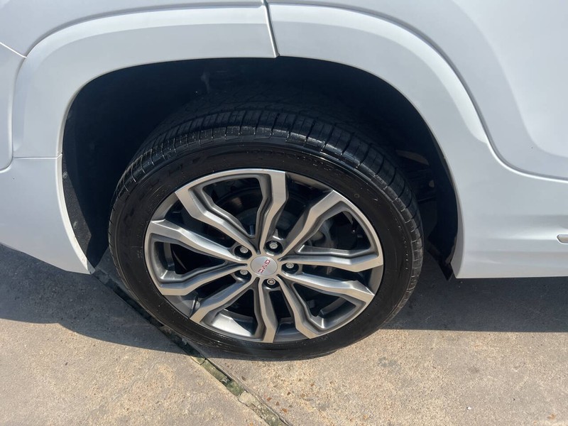 GMC Terrain Vehicle Image 17