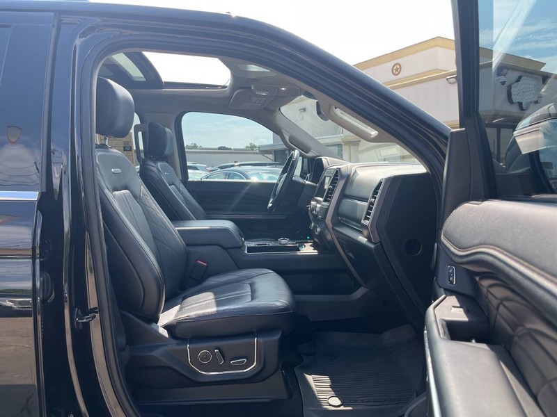 Ford Expedition Vehicle Image 13