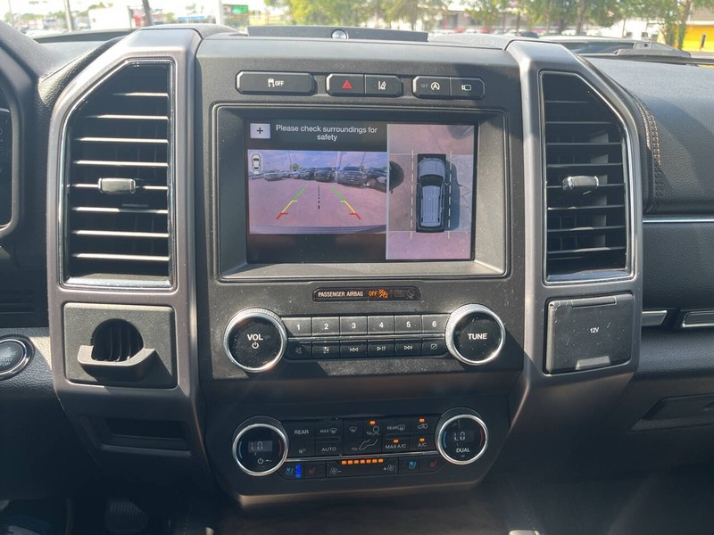 Ford Expedition Vehicle Image 14