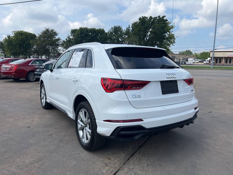 Audi Q3 Vehicle Image 03