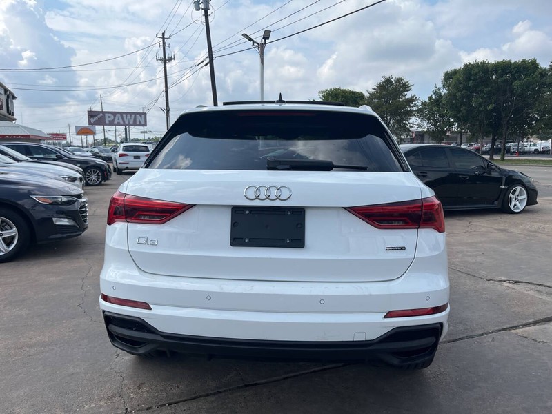 Audi Q3 Vehicle Image 04