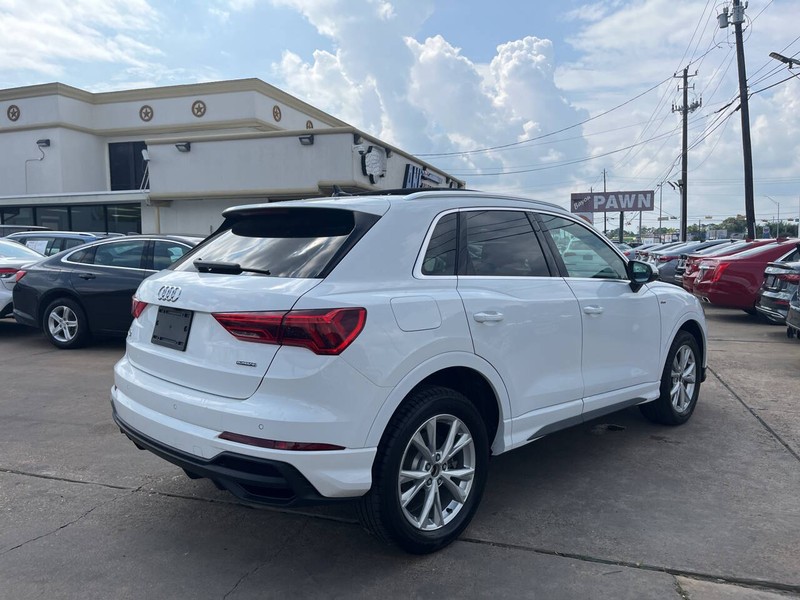 Audi Q3 Vehicle Image 05
