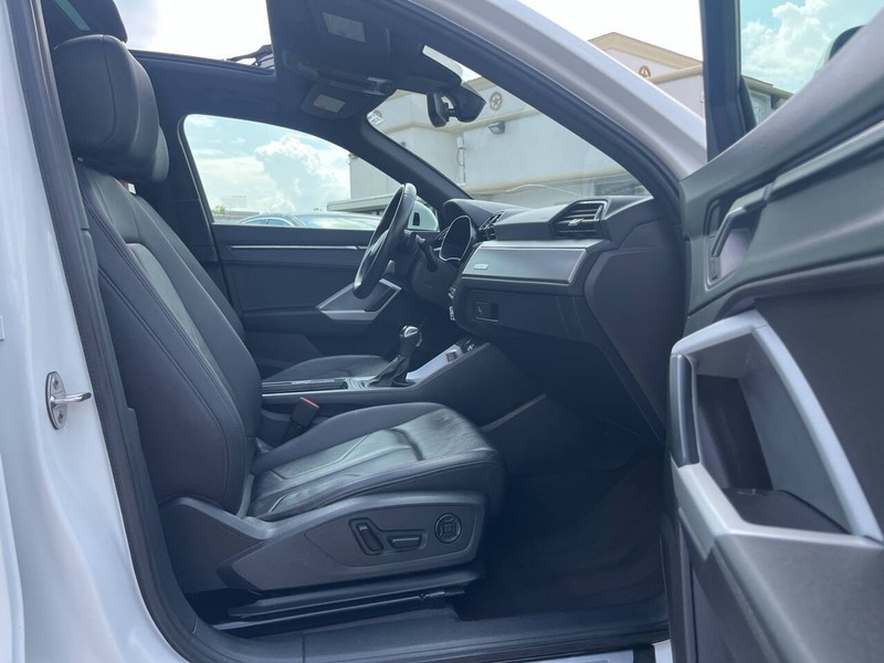 Audi Q3 Vehicle Image 11