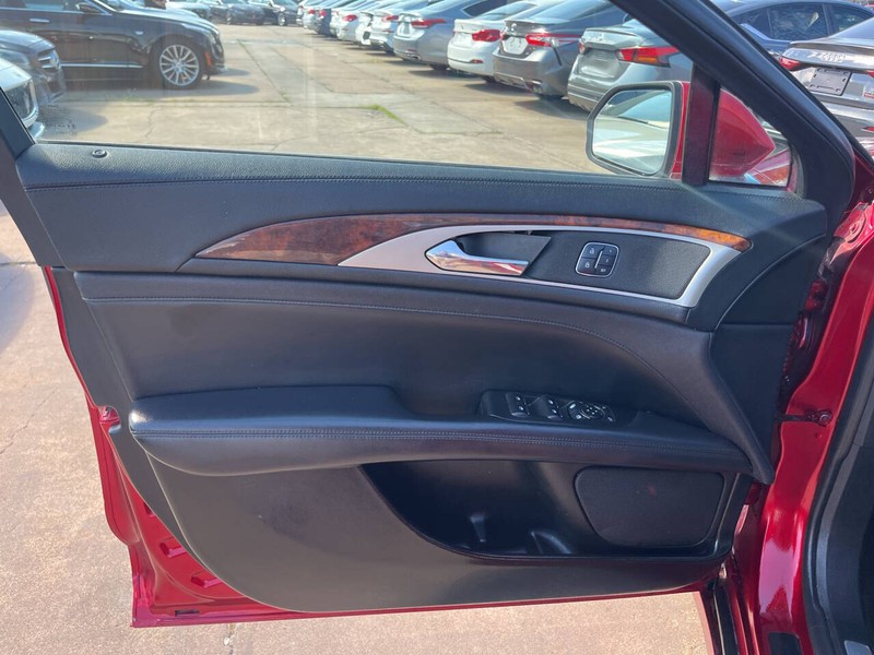 Lincoln MKZ Vehicle Image 08