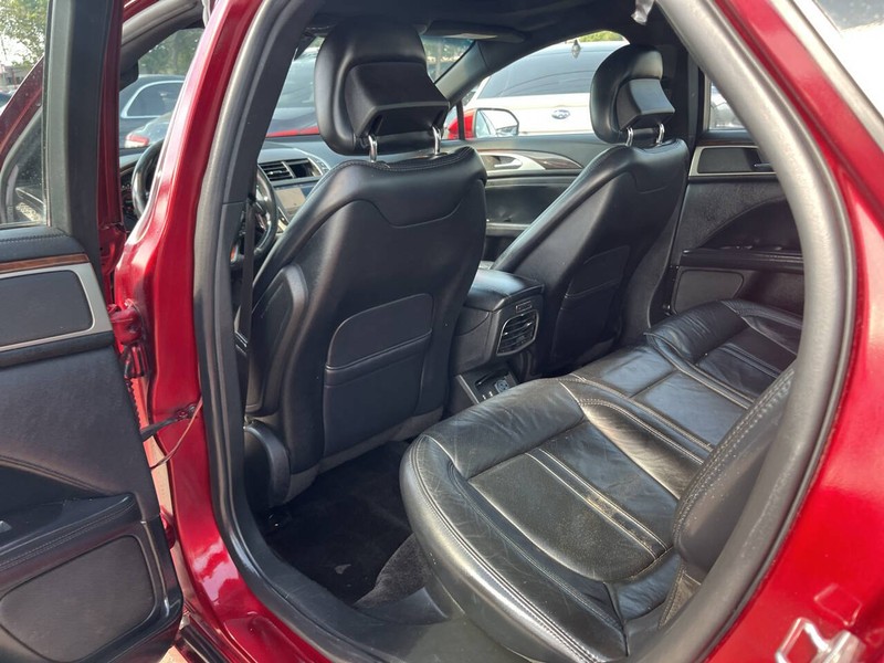 Lincoln MKZ Vehicle Image 17