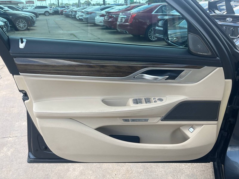 BMW 7 Series Vehicle Image 06