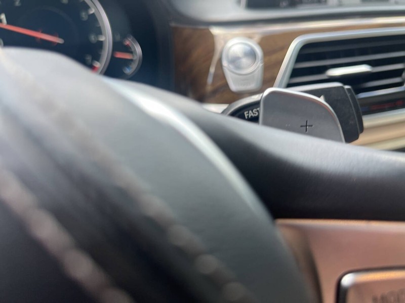 BMW 7 Series Vehicle Image 13