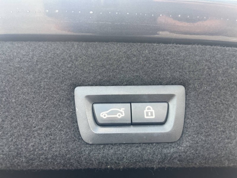BMW 7 Series Vehicle Image 21