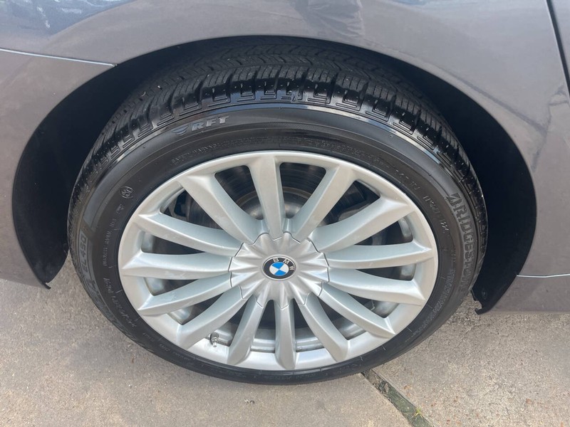 BMW 7 Series Vehicle Image 26