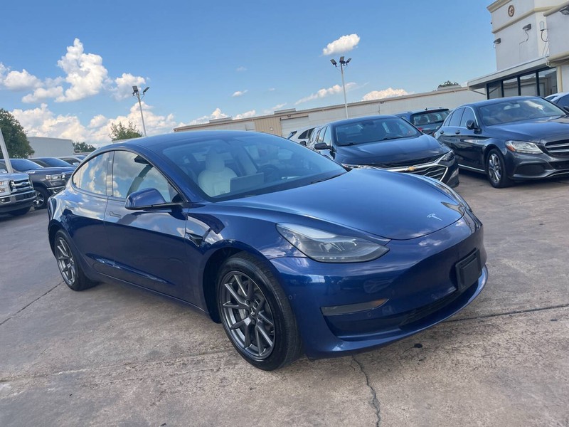 Tesla Model 3 Vehicle Image 03