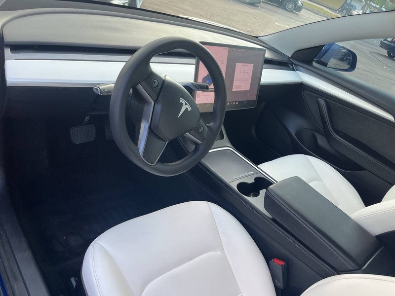Tesla Model 3 Vehicle Image 07