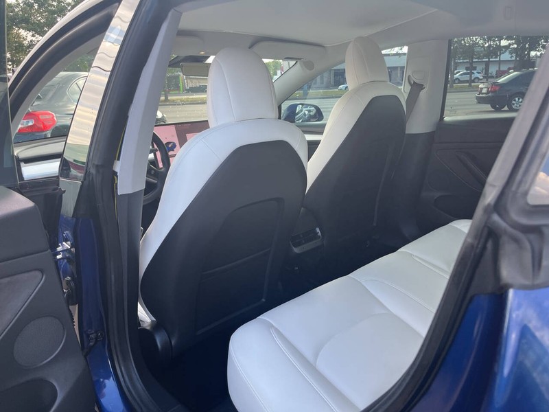 Tesla Model 3 Vehicle Image 10
