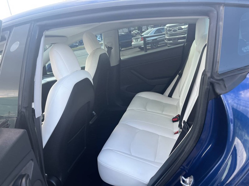 Tesla Model 3 Vehicle Image 13