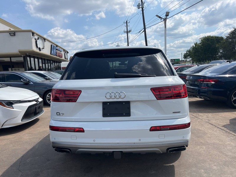 Audi Q7 Vehicle Image 04