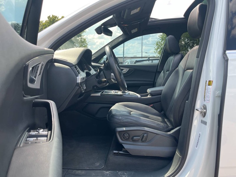 Audi Q7 Vehicle Image 07