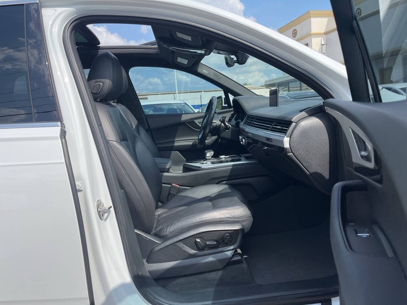 Audi Q7 Vehicle Image 13