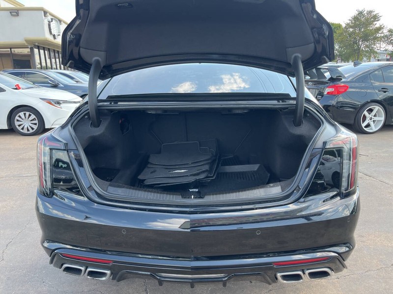 Cadillac CT5 Vehicle Image 09