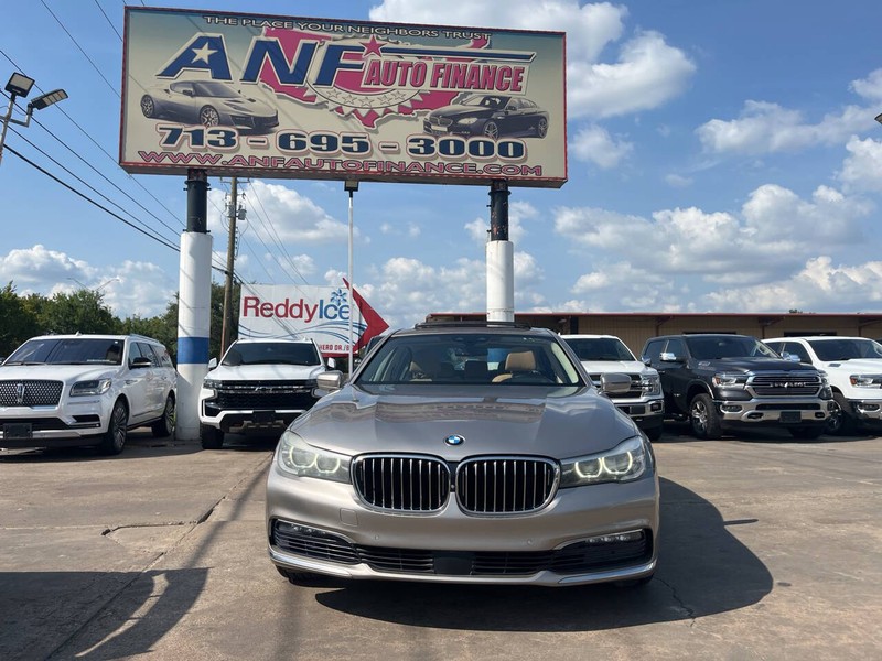 BMW 7 Series Vehicle Image 02