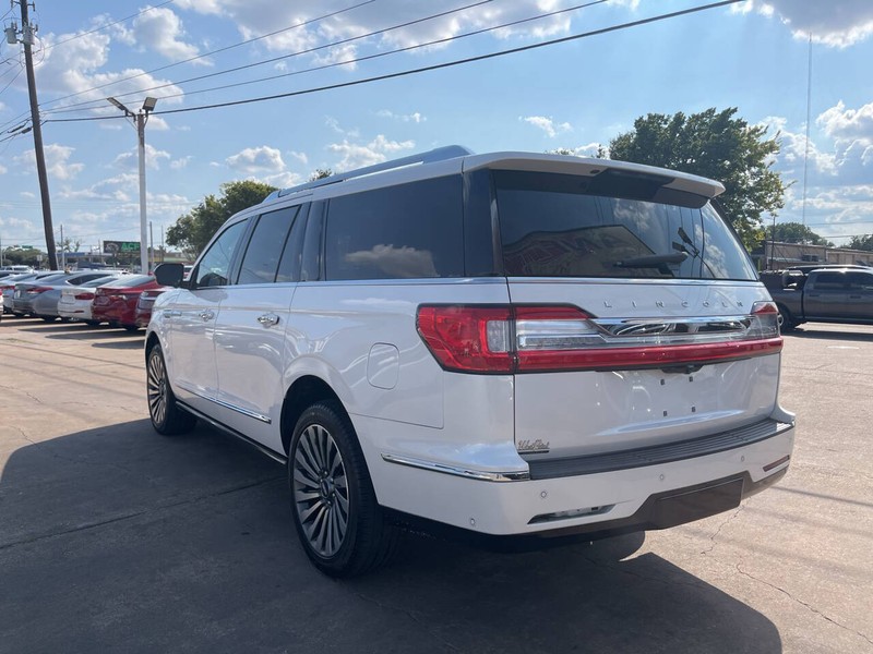 Lincoln Navigator L Vehicle Image 03