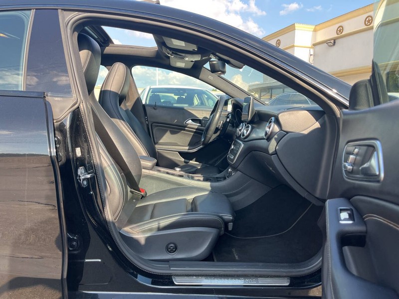 Mercedes-Benz CLA Vehicle Image 11