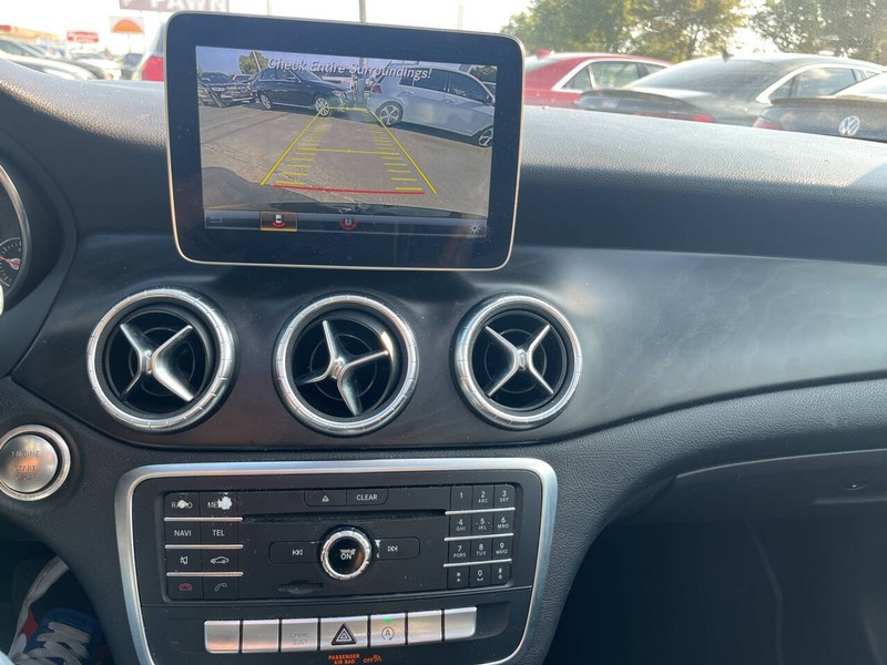 Mercedes-Benz CLA Vehicle Image 12