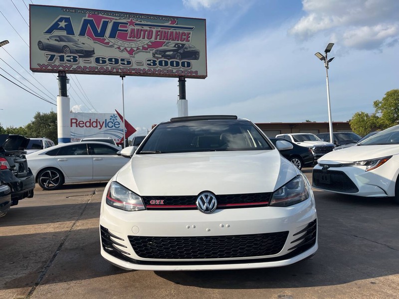 Volkswagen Golf GTI Vehicle Image 02