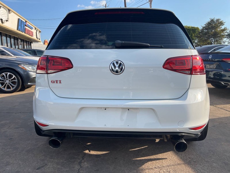 Volkswagen Golf GTI Vehicle Image 04