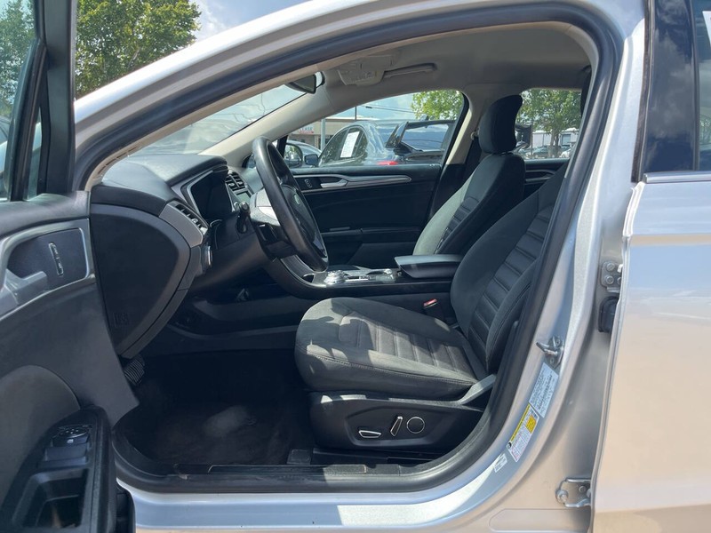 Ford Fusion Vehicle Image 07