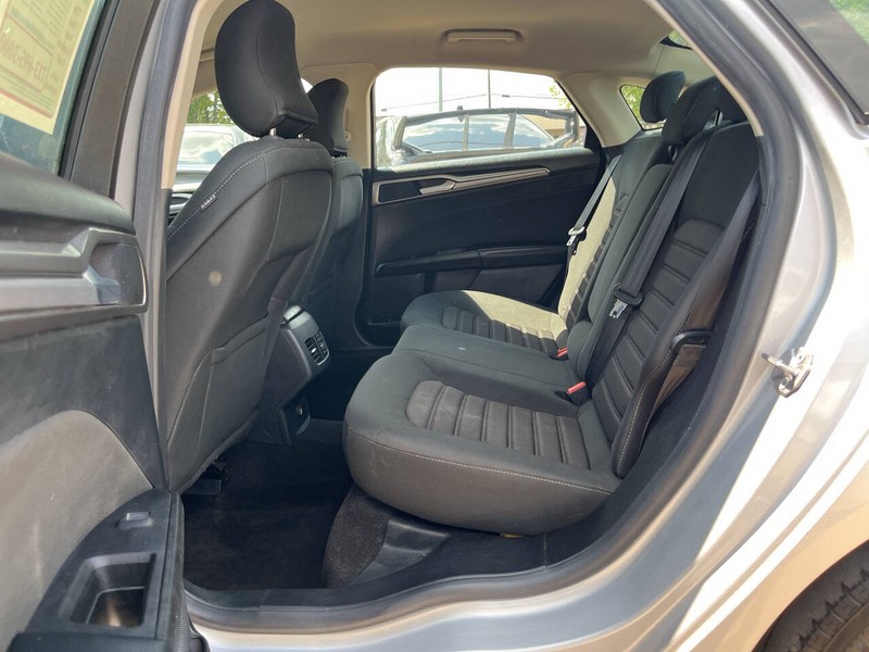Ford Fusion Vehicle Image 08
