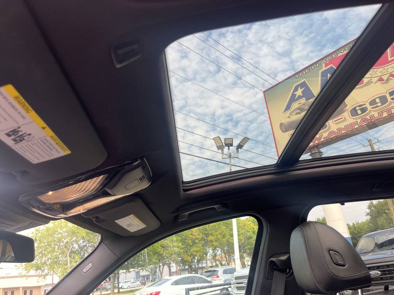 BMW X3 Vehicle Image 17