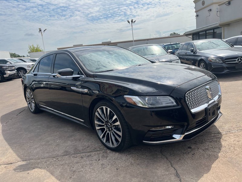 Lincoln Continental Vehicle Image 02