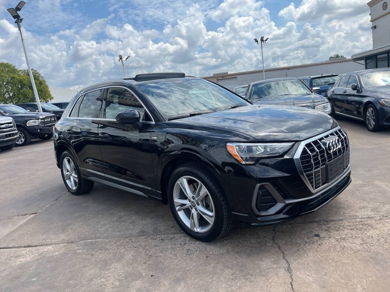 Audi Q3 Vehicle Image 02