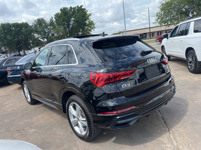Audi Q3 Vehicle Image 04