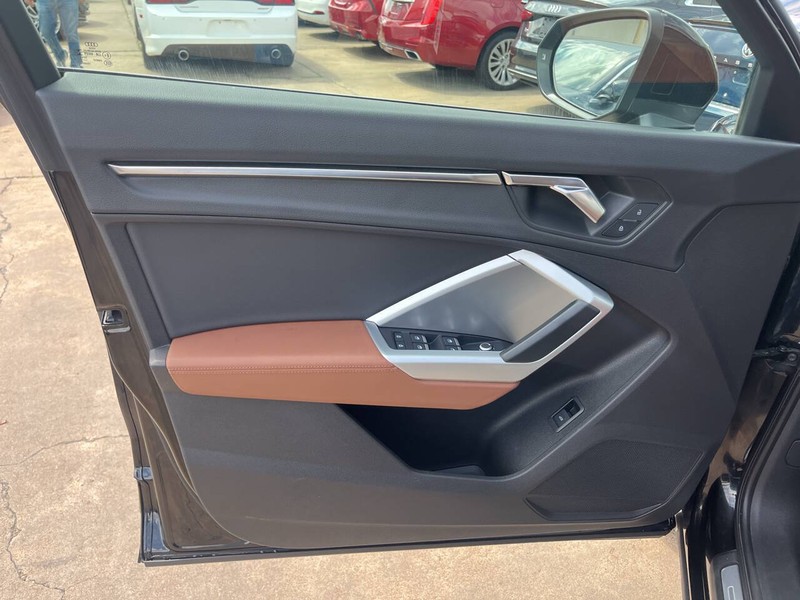 Audi Q3 Vehicle Image 05