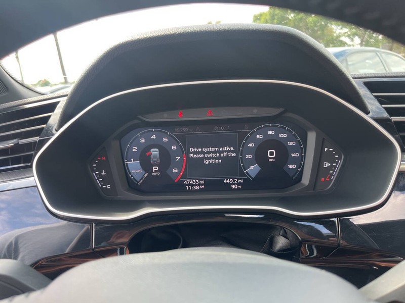Audi Q3 Vehicle Image 10