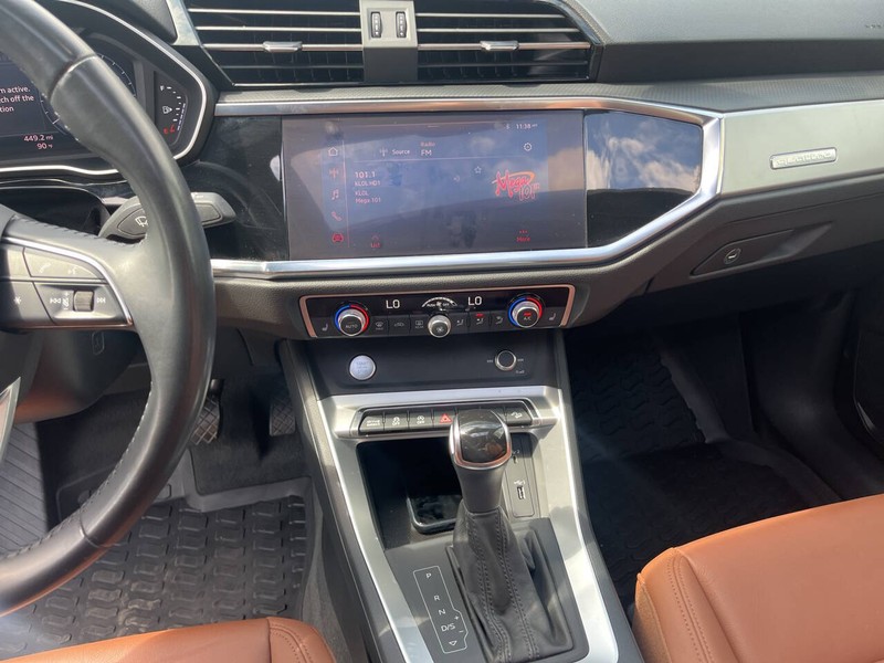 Audi Q3 Vehicle Image 11