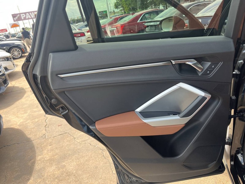 Audi Q3 Vehicle Image 16
