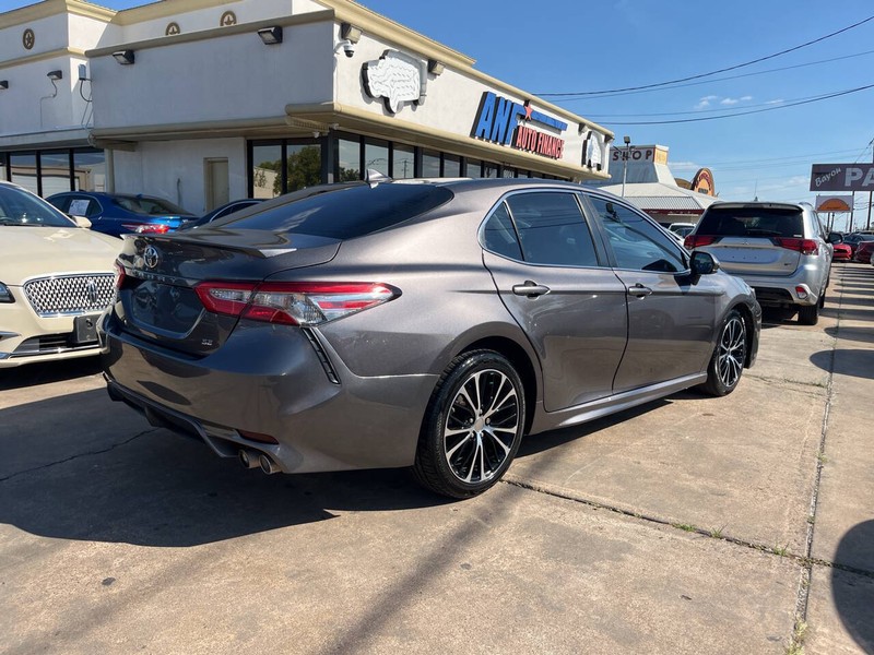 Toyota Camry Vehicle Image 05