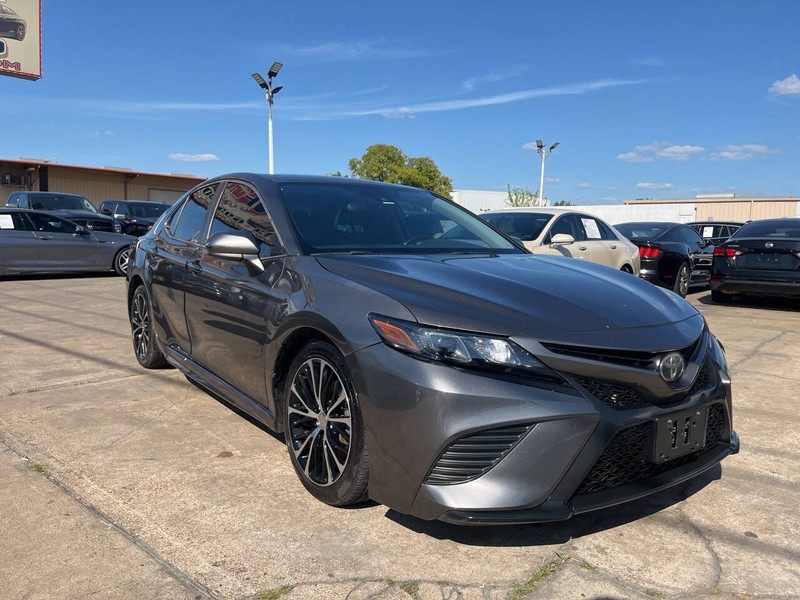 Toyota Camry Vehicle Image 06