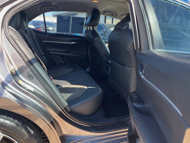 Toyota Camry Vehicle Image 09