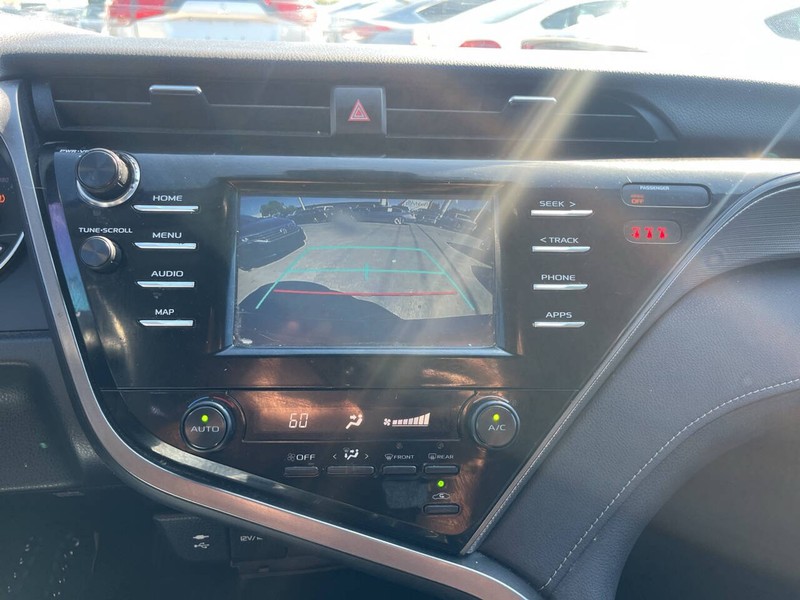 Toyota Camry Vehicle Image 11