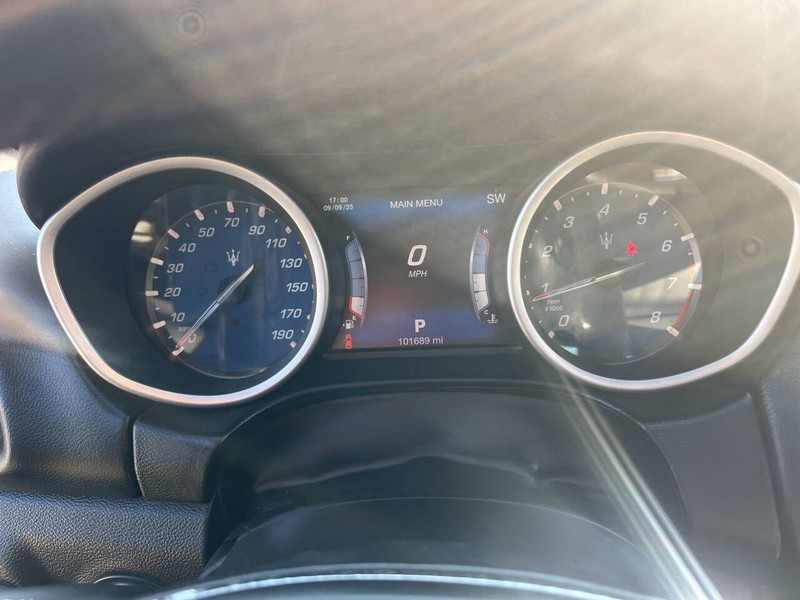 Maserati Ghibli Vehicle Image 10