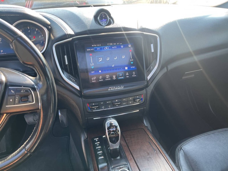 Maserati Ghibli Vehicle Image 11