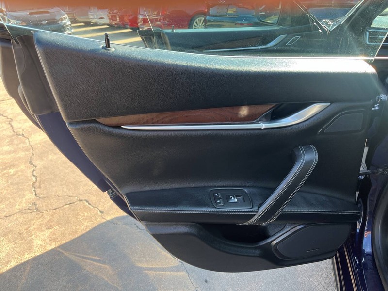 Maserati Ghibli Vehicle Image 14