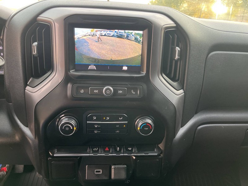 Chevrolet Silverado 1500 Vehicle Image 12