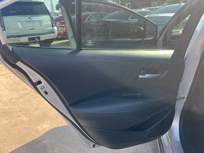 Toyota Corolla Vehicle Image 13