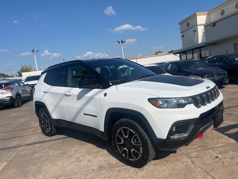 Jeep Compass Vehicle Image 02