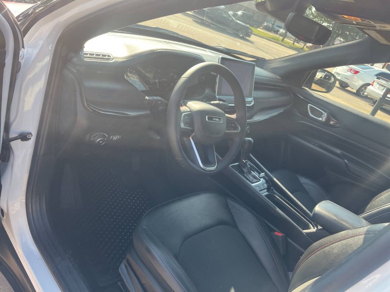 Jeep Compass Vehicle Image 08